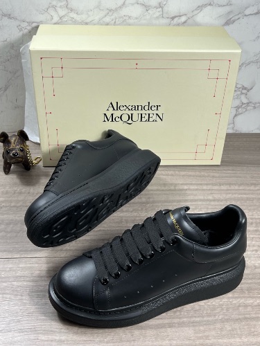 Alexander McQueen Oversized sneakers