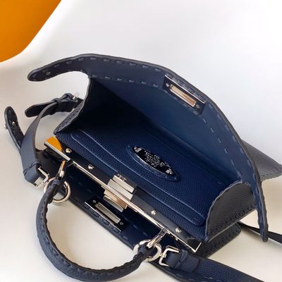 Fendi Peekaboo ISeeU bag (T) — 5
