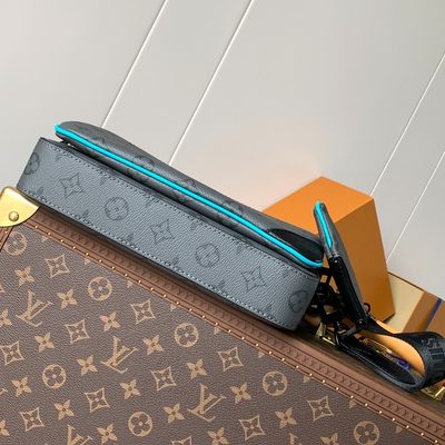 Louis Vuitton Trio Messenger Bag — 4