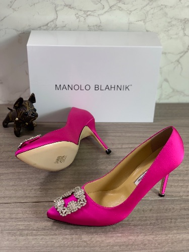 Manolo Blahnik Hangisi satin pumps — 3
