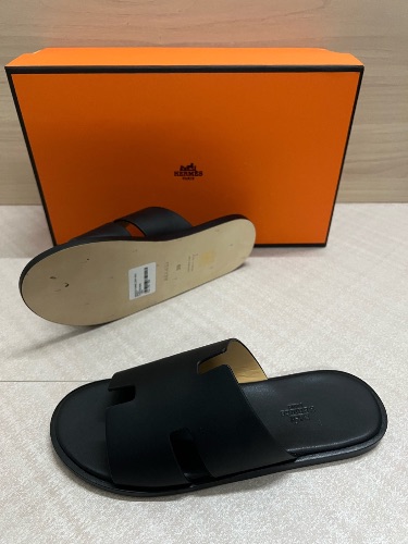 Hermès Izmir leather sandals