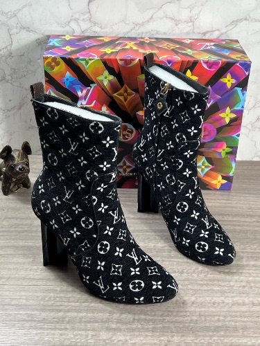 Louis Vuitton Silhouette ankle boots — 4