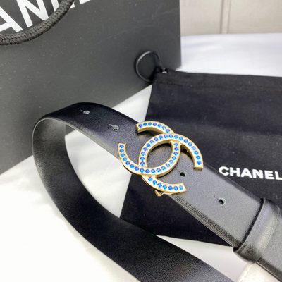 Chanel La Pausa CC belt features a black leather strap and a silver-tone buckle — 7