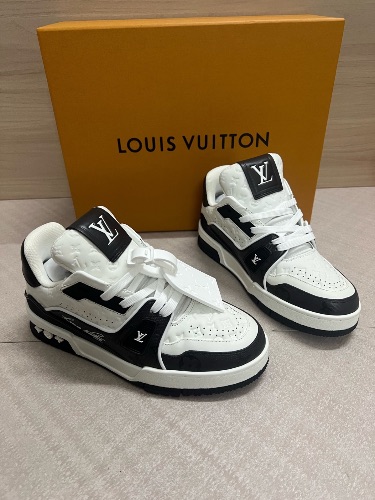 Louis Vuitton LV Trainer black and white sneakers — 4