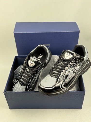 Dior Men's B30 sneakers in a black and light gray