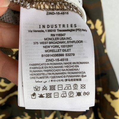 Moncler camouflage print swim shorts — 12