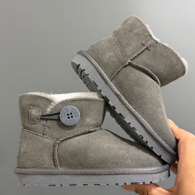 UGG Bailey Button style or similar children's and adult snow-boot — 9