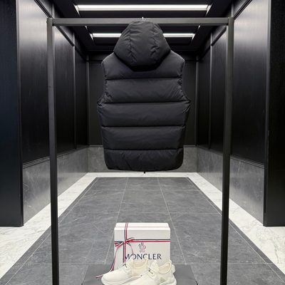 Moncler puffer gilet — 9