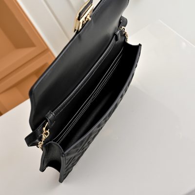 Fendi Baguette Wallet on Chain (T) — 9