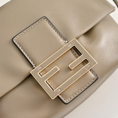 Fendi Mamma Baguette bag (T) — 3