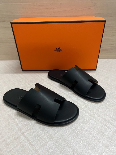 Hermès Izmir leather sandals — 4