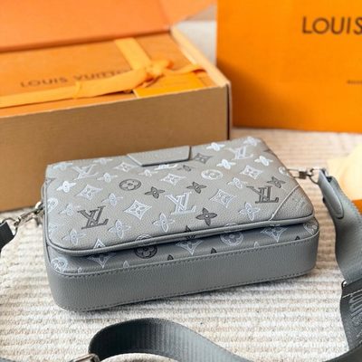 Louis Vuitton Trio Messenger Bag — 6