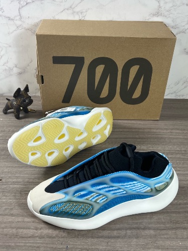 Adidas Yeezy 700 V3 Arzareth sneakers