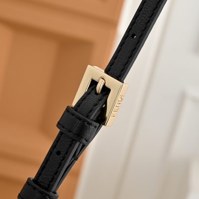 Fendi Baguette Wallet on Chain (T) — 5