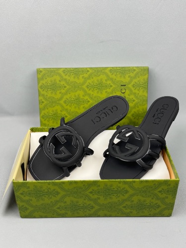 Gucci Palma rubber slide sandals in black