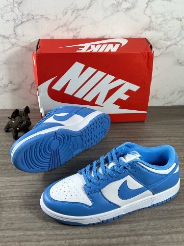 Nike Dunk Low sneakers