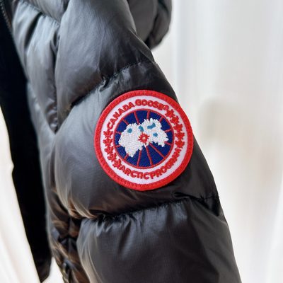 Canada Goose Kids' Crofton Hoody — 5
