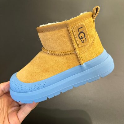 UGG mini boot — 4