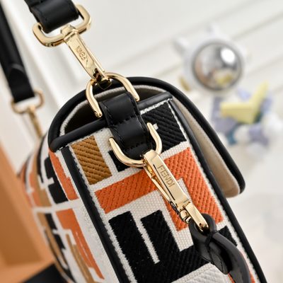 Fendi Baguette bag (T) — 4