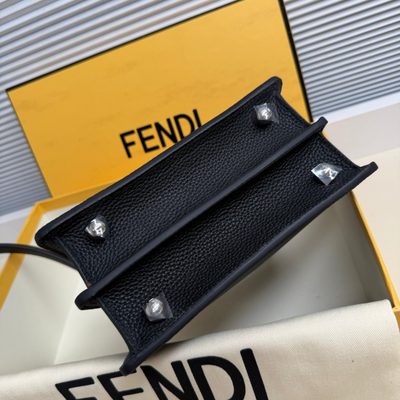 Fendi Peekaboo ISeeU bag (T) — 9
