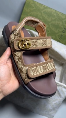 Gucci women's Moritz flat sandals — 5
