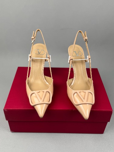 Valentino Garavani VLogo Signature patent leather slingback pumps — 3