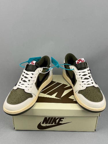 Nike x Travis Scott Air Jordan 1 Low OG SP "Medium Olive" sneakers — 4
