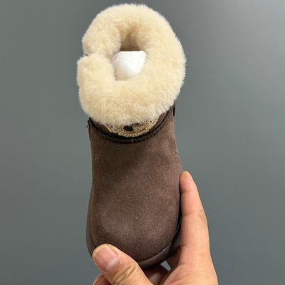 UGG Classic Mini Fluff BOOTS — 8