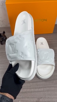 Louis Vuitton Waterfront slider — 5