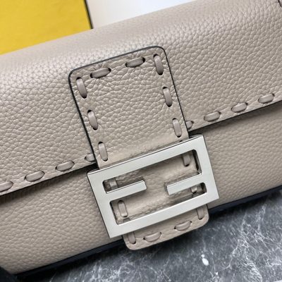 Fendi Selleria Baguette bag (T) — 3