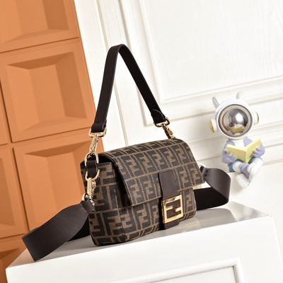 Fendi Baguette bag (T) — 3