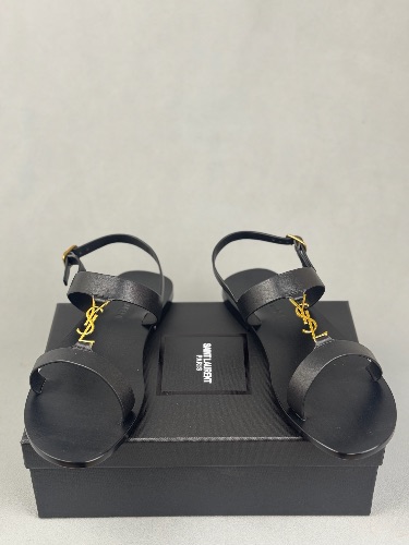 Saint Laurent Cassandre flat sandals — 3