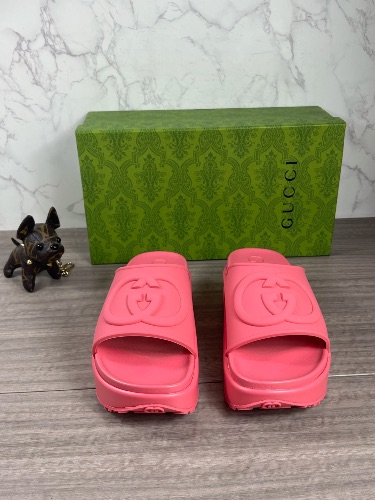 Gucci Interlocking G Rubber Platform Slides in pink — 3