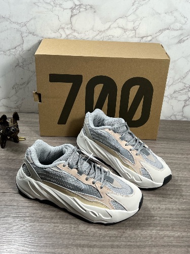 Adidas Yeezy Boost 700 V2 Cream sneakers