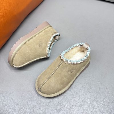 UGG Tazz (or UGG Tazz II) platform slip-on slipper — 9