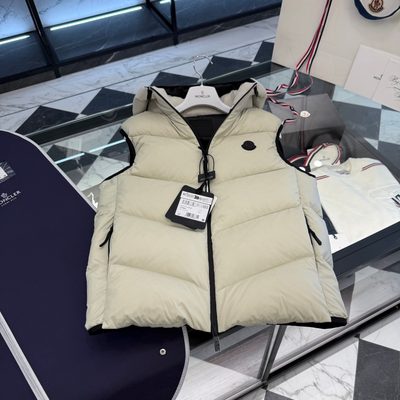 Moncler Guersac Hooded Diagonal-Quilted Down Gilet — 4