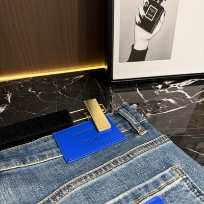 Louis Vuitton jeans — 10