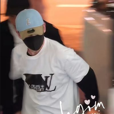 LV T-shirt — 3