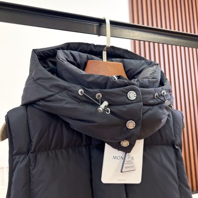 Moncler Macareux Hooded Gilet — 4