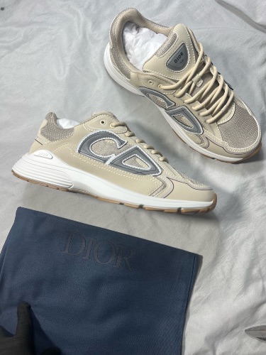 Dior B30 Sneaker in the cream