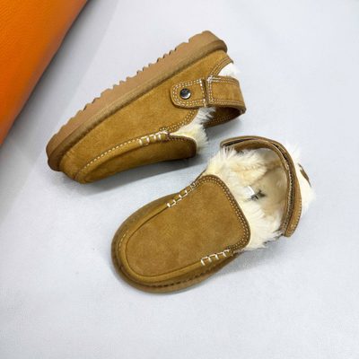 UGG Goldenstar Evelina Clogs — 9