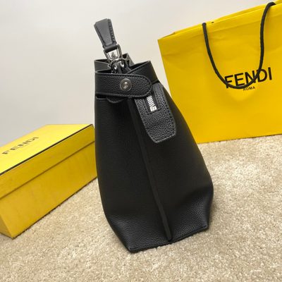 Fendi Peekaboo ISeeU handbag (T) — 5