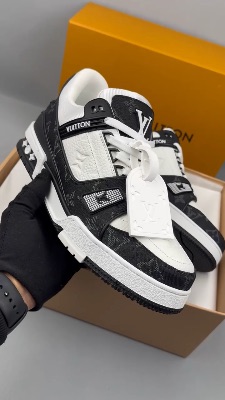 Louis Vuitton Trainer Sneakers in black and white denim — 5
