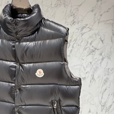 Moncler Men's Tibb Quilted Gilet — 6