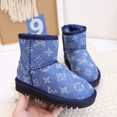 UGG short suede-style winter ankle boots — 7