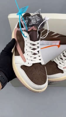 Nike Air Jordan 1 Low x Travis Scott — 5