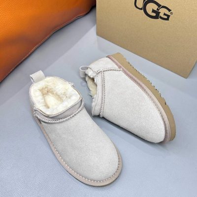 UGG Classic Ultra Mini Boots — 9