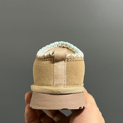 UGG Tazz (or UGG Tazz II) slip-on platform slippers — 7