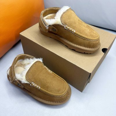 UGG Goldenstar Evelina Clogs — 8