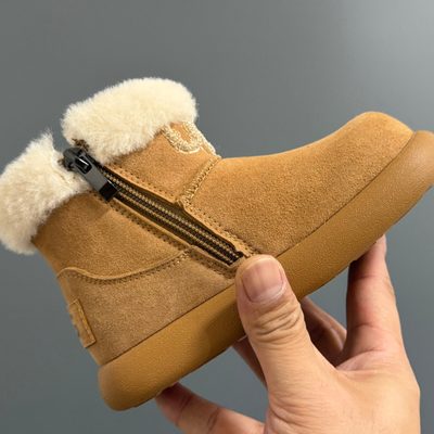 UGG Classic Mini Fluff BOOTS — 6